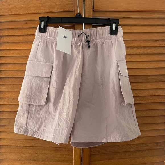Nike Sportswear Essentials Purple Loose Fit High Rise Wooven Shorts Sz XS NWT - Picture 2 of 9